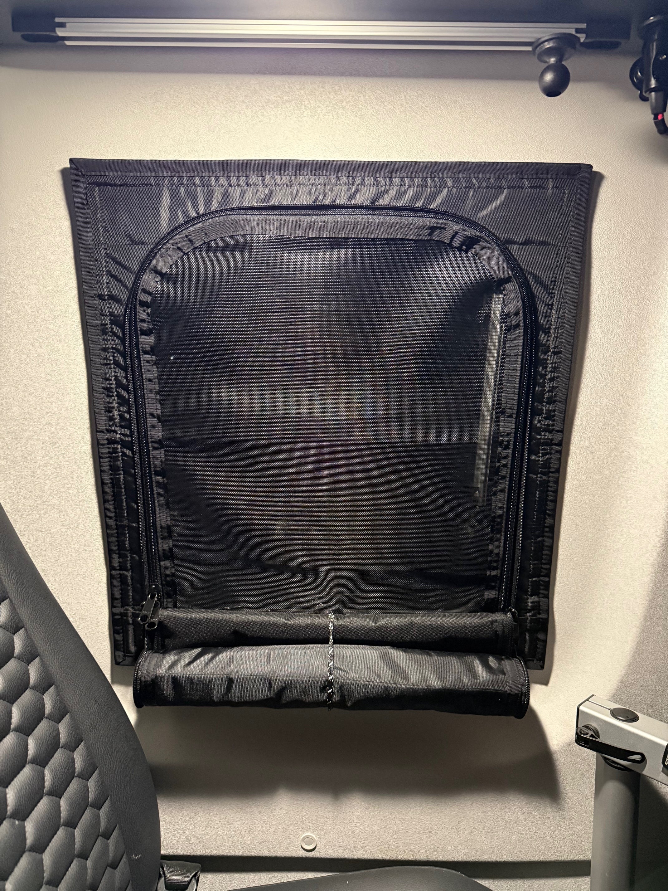 Tiffin GH1 - Dinette Zipper Shade – Vanmade Gear