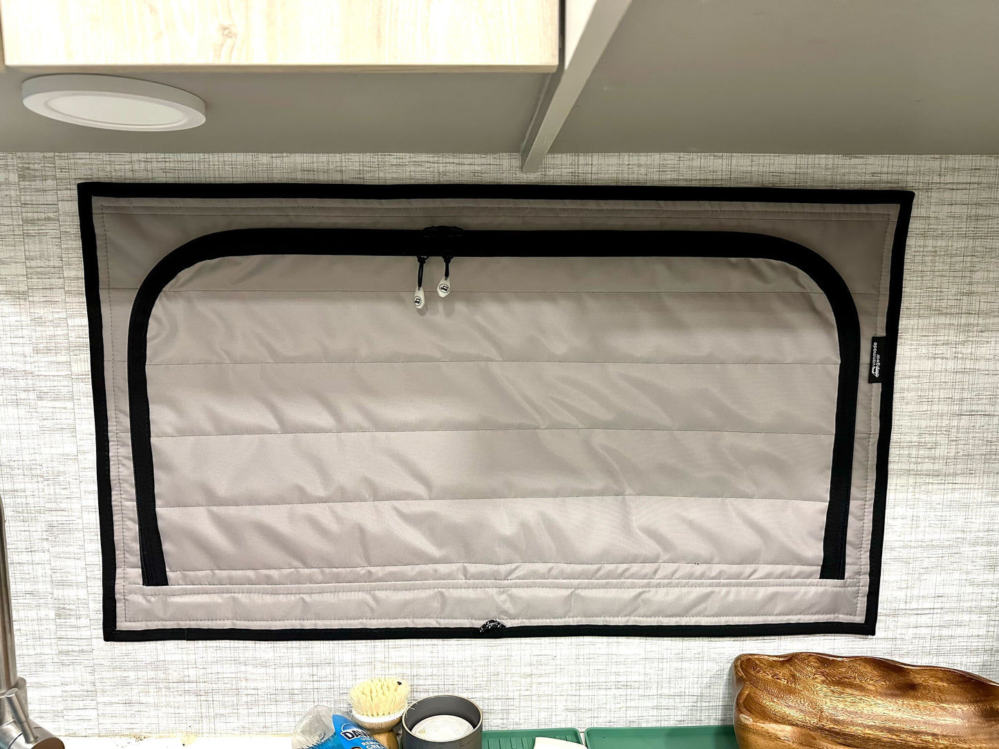 Sprinter Entegra Condor - Kitchen Zipper Shade