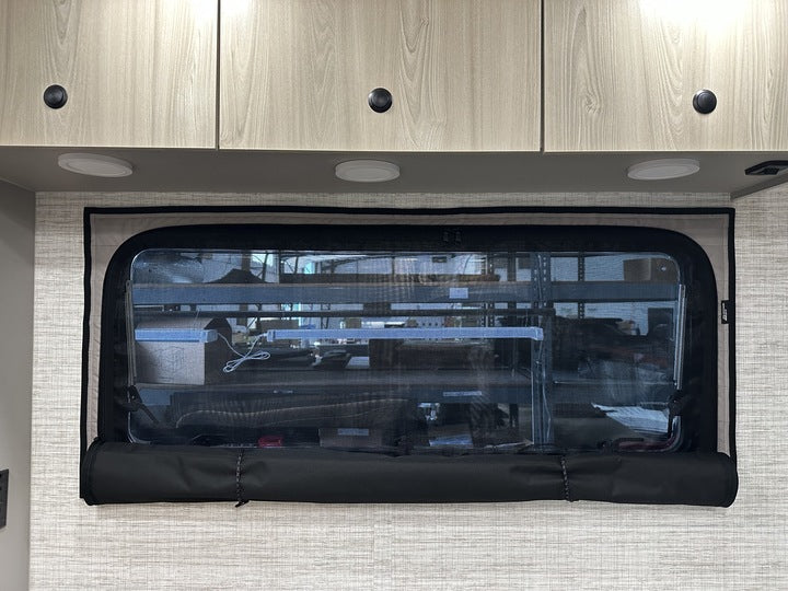 Sprinter Entegra Condor - Dinette Zipper Shade